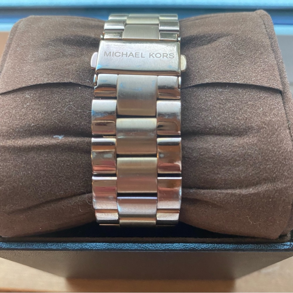 Michael Kors Watch - Picture 4 of 5